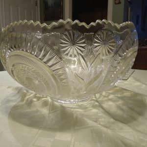 Crystal Etched Vintage Punch Bowl with 7 cups